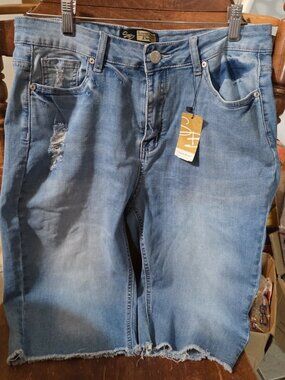 Distressed Light Wash High Rise Suzanne Betro Raw Hem Denim Bermuda Jeans